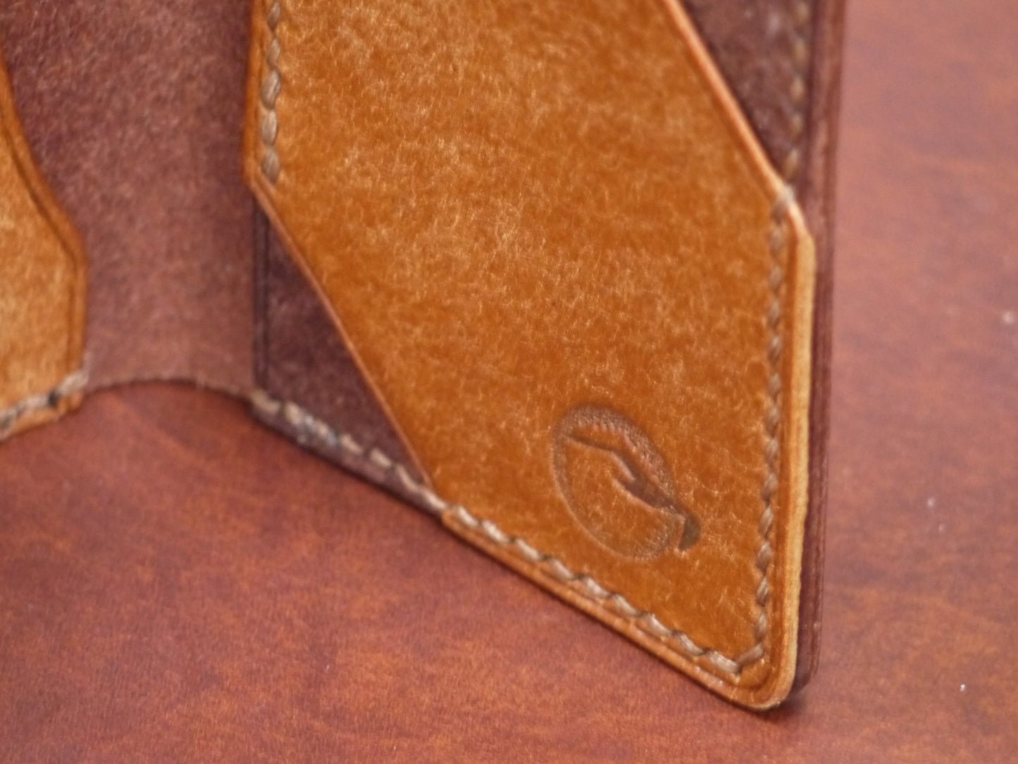 Minimalist leather wallet UK