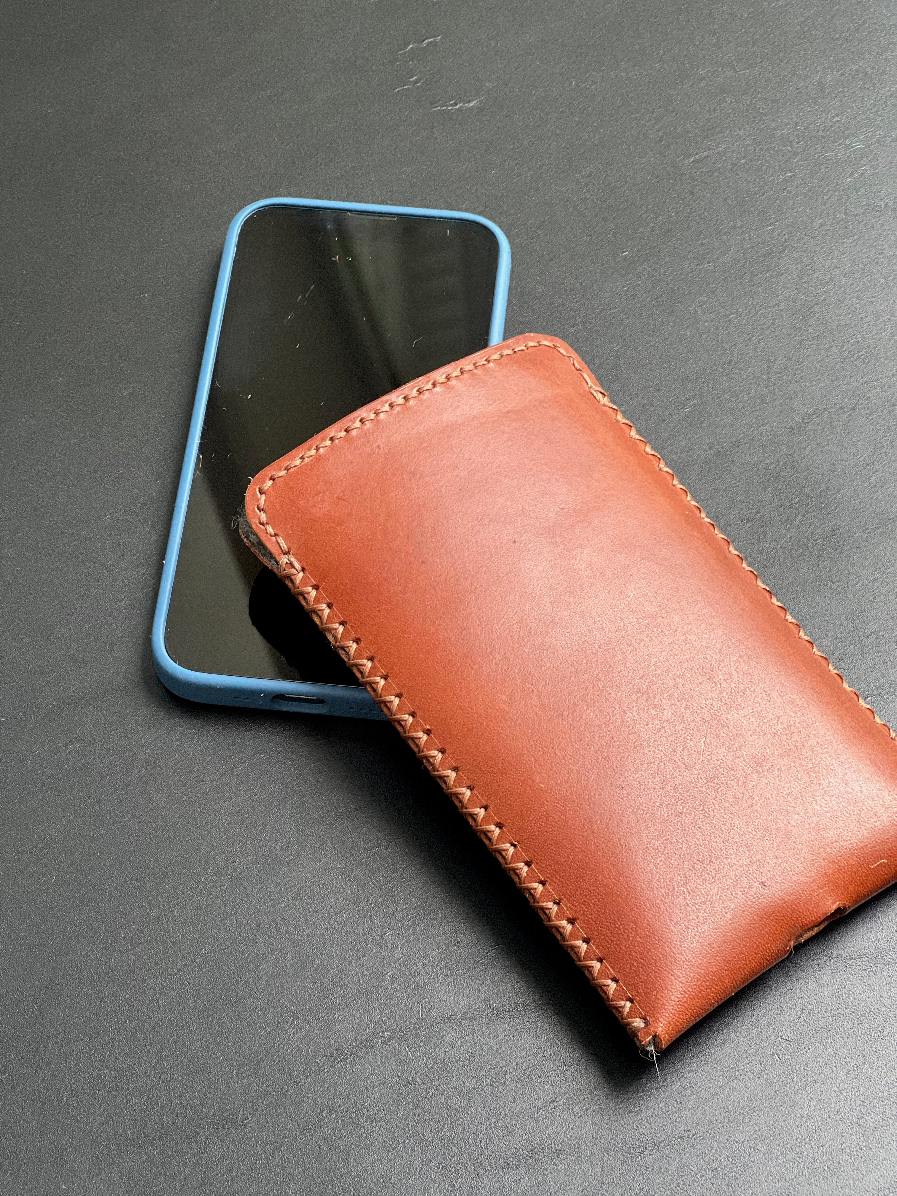 Leather phone 2024 sleeve